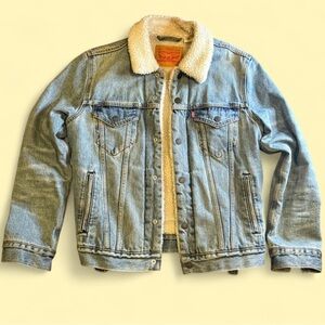 Levi's Light Blue Denim Jacket with Cream Sherpa Lining Men’s Small